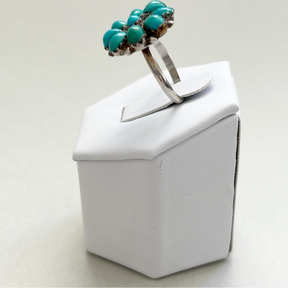 Vintage Signed Eriacho Zuni Turquoise Flower Sterling Silver Ring - Picture 5 of 15
